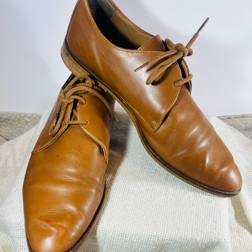 Everlane Women's Tan Leather Derby Flats